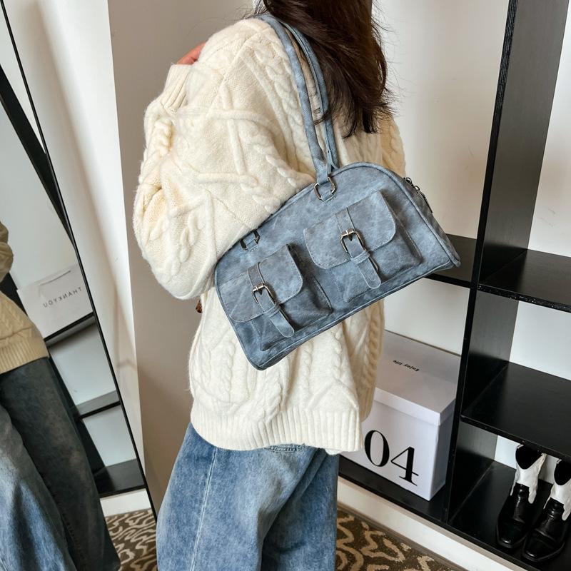 

Large-capacity bag women s 2025 new trendy high-end sense popular shoulder commuter bag this year 28*9*26 синій