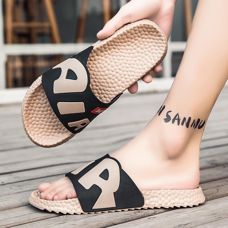 Fashion Slippers Mens 2025 Summer Wear Non-Slip Trend Home Bathroom Bath Sandals Mens Casual Outdoor Man Summer Slippers