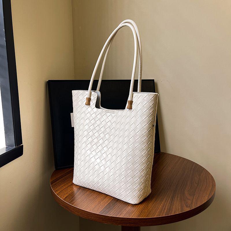 2025 Damen Luxus Große Kapazität Gewebte Tragetasche - Pendlerstil Umhängetasche