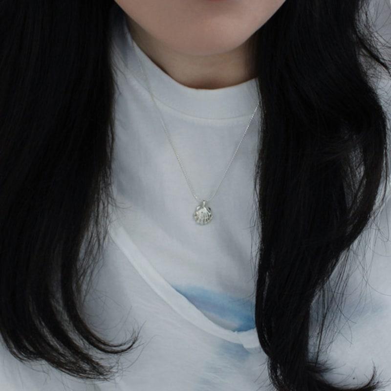 Overcozy Clumsy Little Seashell Necklace