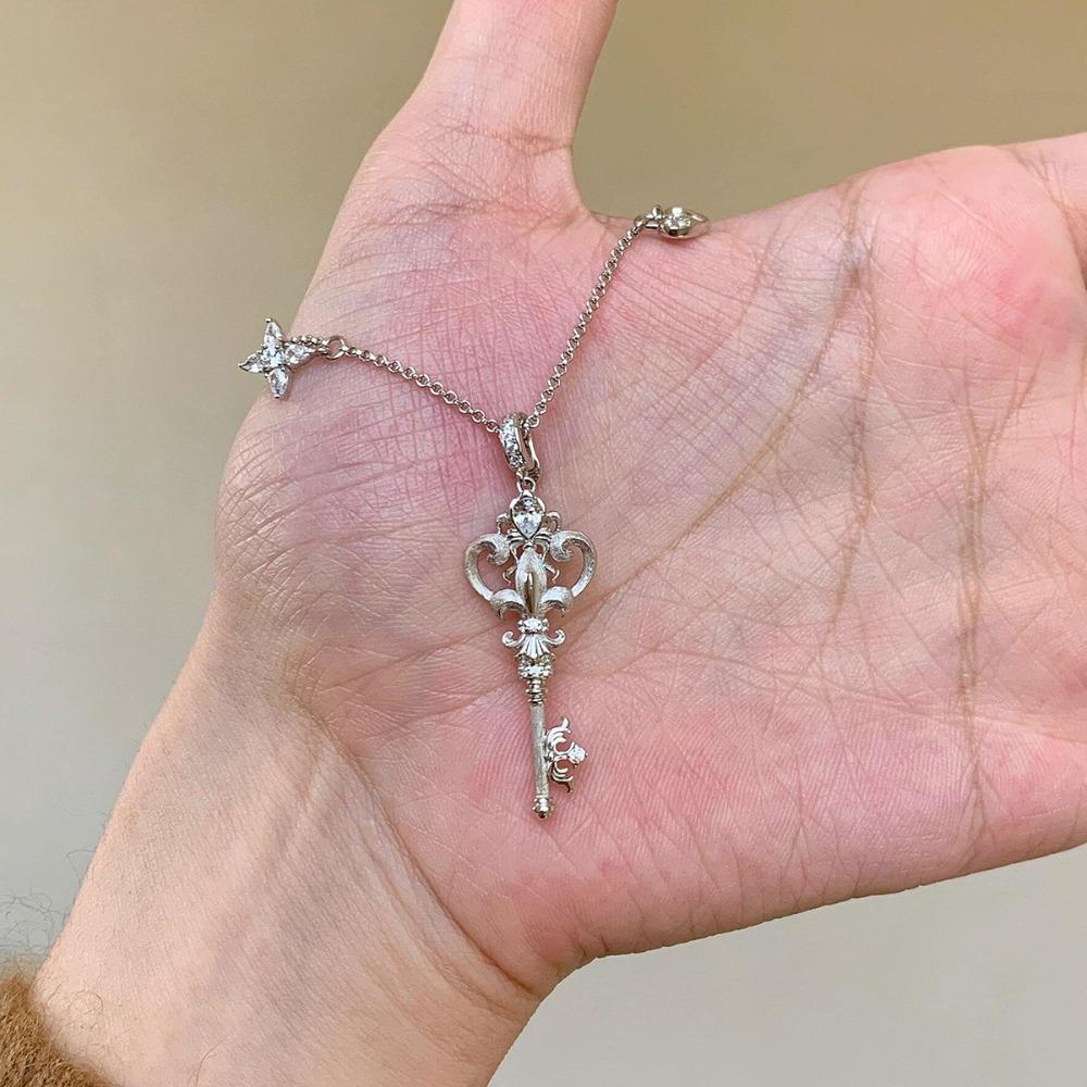 Volledige Diamant Dubbel Kruis Hanger Ketting Dames 2026 Verfijnd Middeleeuws Eenvoudig Veelzijdig Sleutelbeen Ketting Sieraden