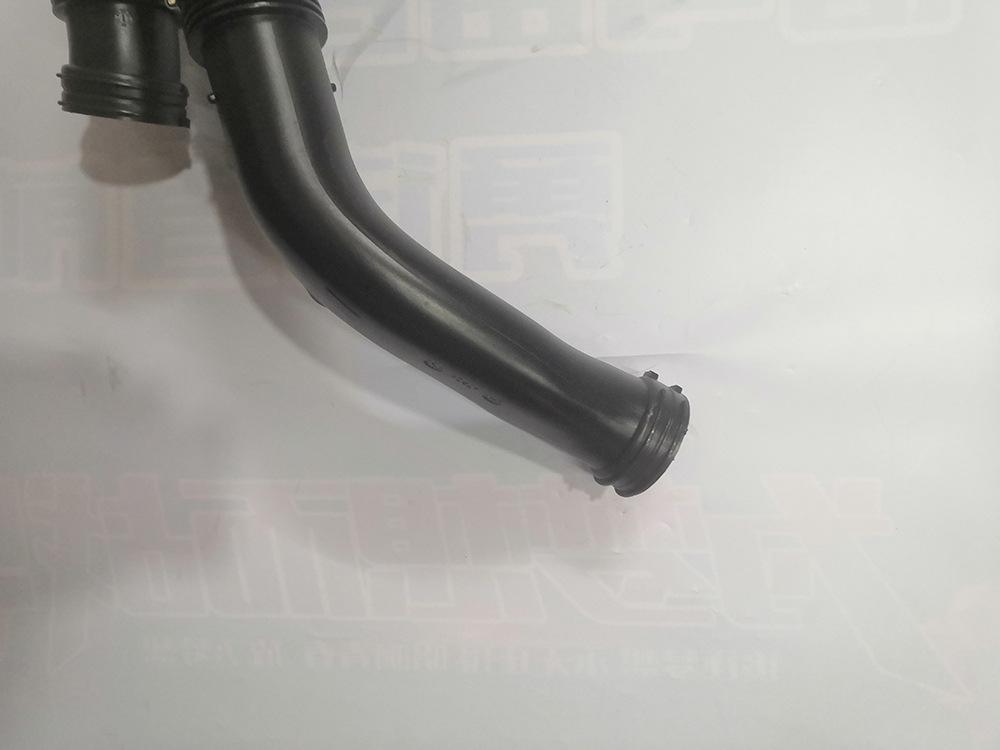 BMW E71/F01/F02 SAC Sedan Air Duct Filter Tube 13717582312