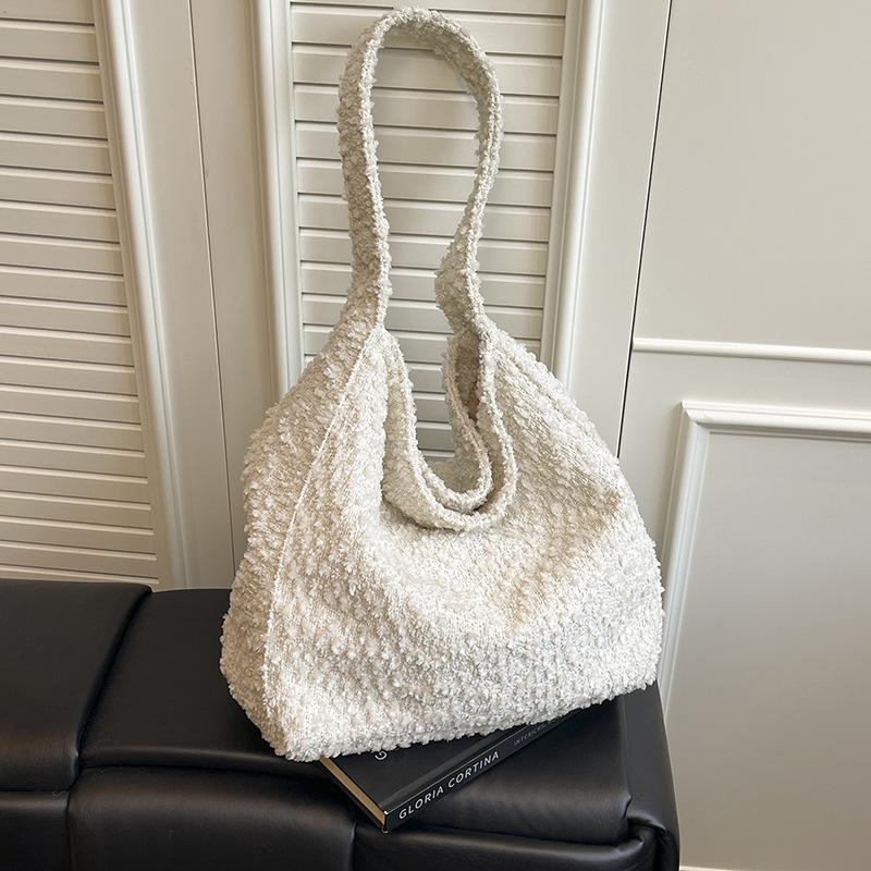 

Large capacity plush women s bag new fashionable sweet shoulder messenger bag large capacity tote bag белый