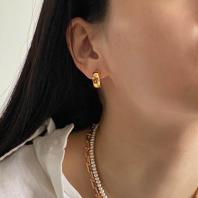 Minimalist Hoop Earrings for Women,Small Simple Glossy Stainless Steel Circle Earrings,Lady Chic Casual Round Street Ear Jewelry