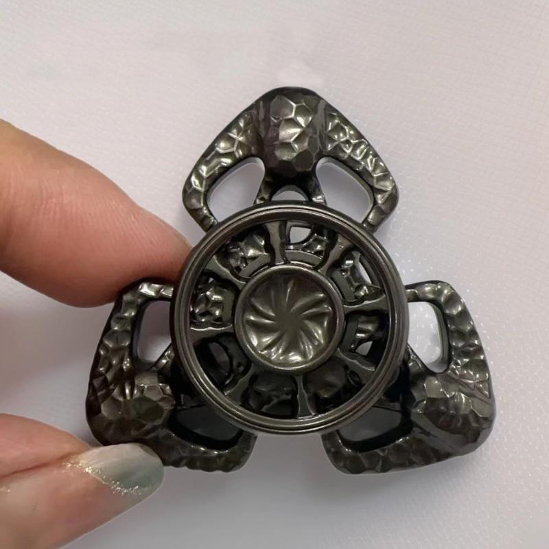 EDC Three Leaf Rotating Fingertip Gyroscope Adult Stress Relief Toy Fingertip Tuner for Relieving Anxiety and Relaxation