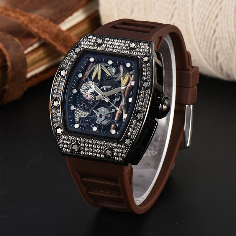 25 New Diamond Quartz Watch Panda Bamboo Hollow Dial Fashion Sports Quartz Watch