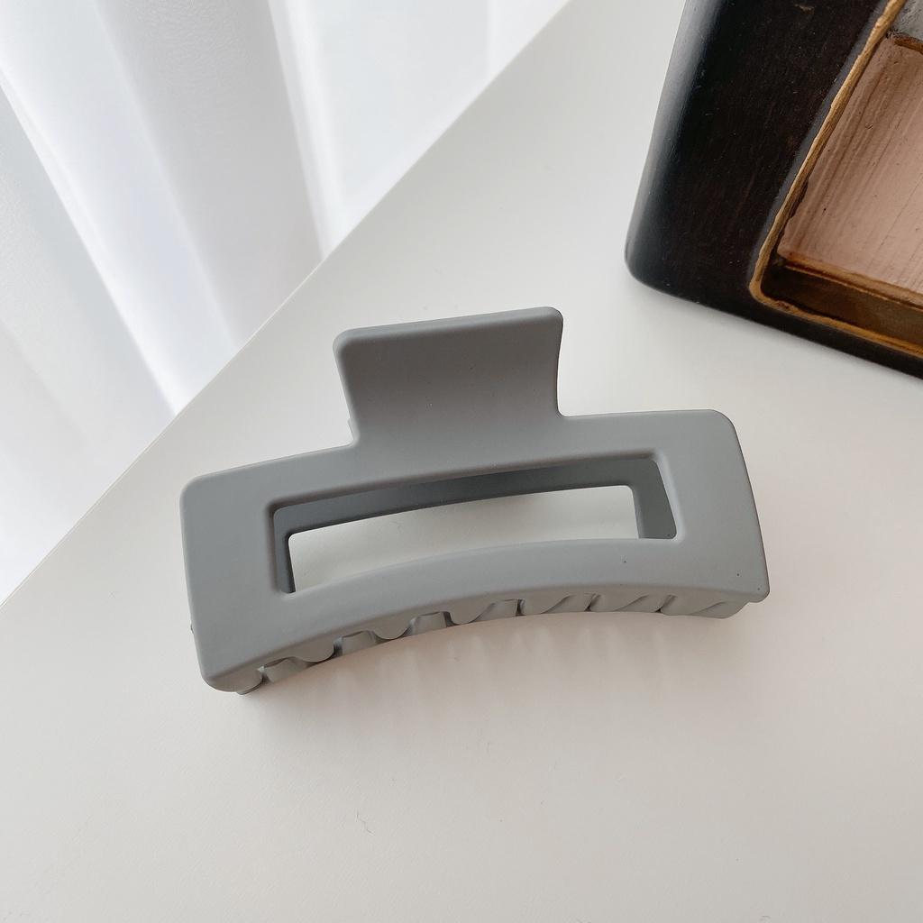 Wholesale Resin Hair Clip Trendy Geometric Design 8.5cm Size