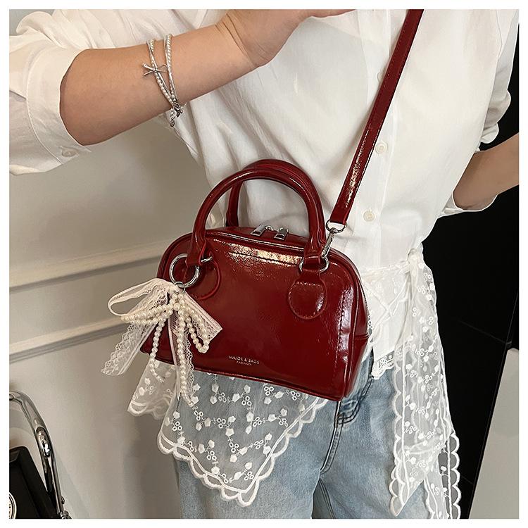 Crossbody bag women's bag new fashion shoulder portable bowling bag summer versatile niche pillow bag