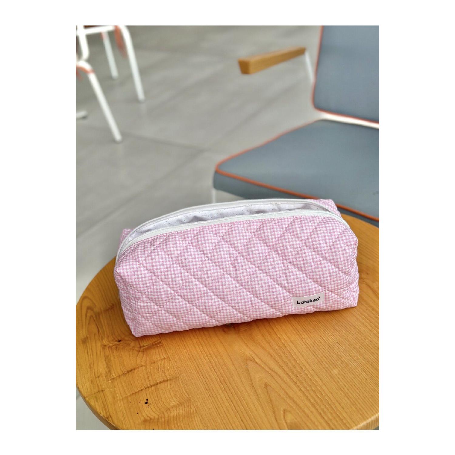 

Дорожный футляр для стайлеров для волос с розовым квадратным узором, размер Xl чистый