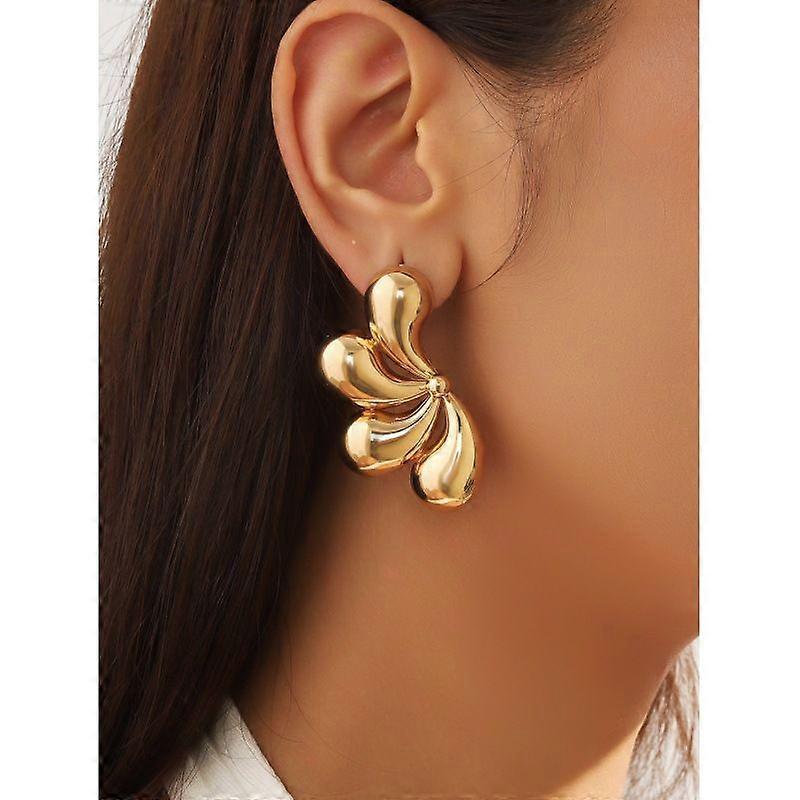 Street shot ins geometric metal earrings design photosensitive comma water drop earrings female gold 2