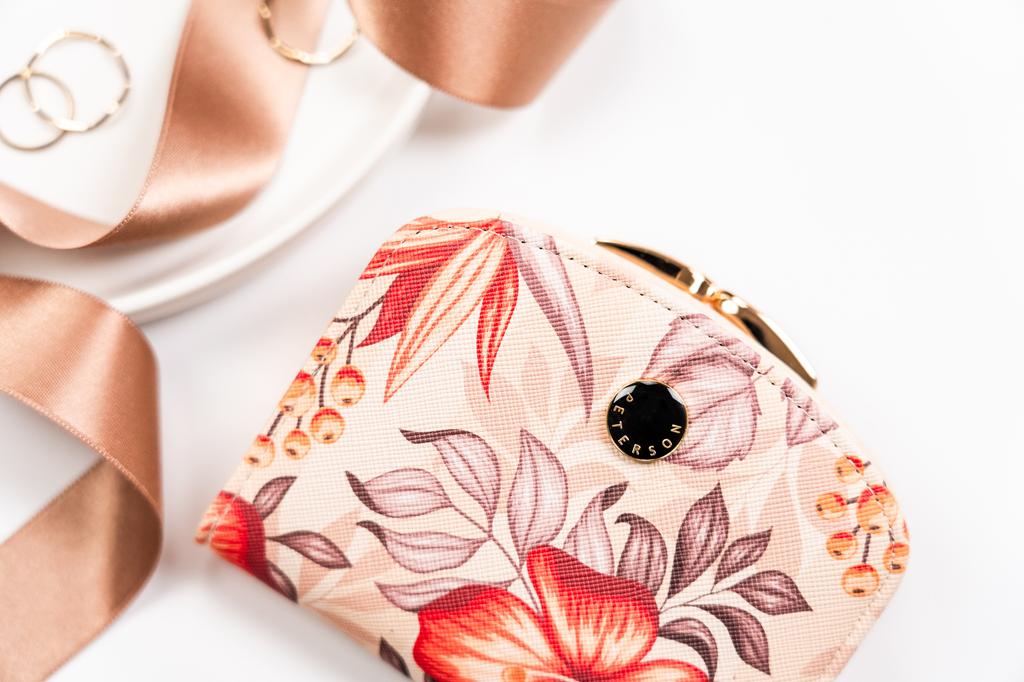 Small Women's Wallet Made of Eco-leather - Peterson