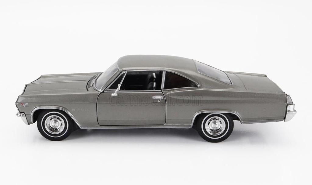 WELLY 1/24 Scale Impala SS 396 Coupe 1965 (Gray Metallic) American Car Diecast Model Car