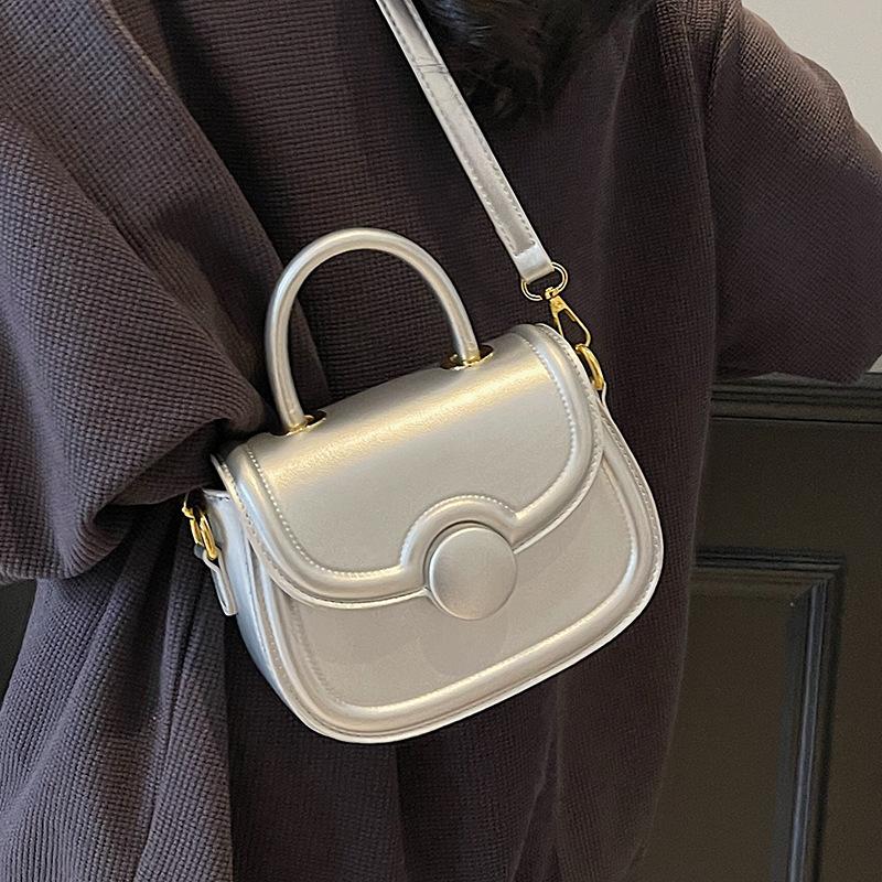 Trendy New French Casual Niche Simple Style Saddle Bag Versatile Commuting Temperament Advanced Sense Portable Messenger Bag