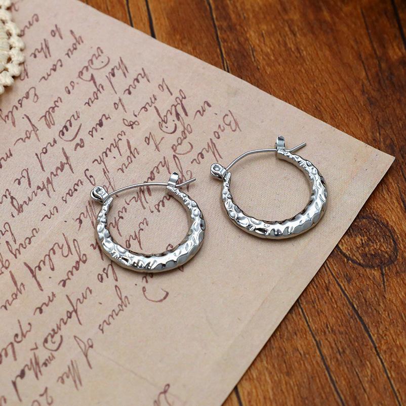 Titanium Steel Texture Texture Twist Ear Buckle Women'S High-End Sense Non-Fading Earrings Ear Buckle Niche Design