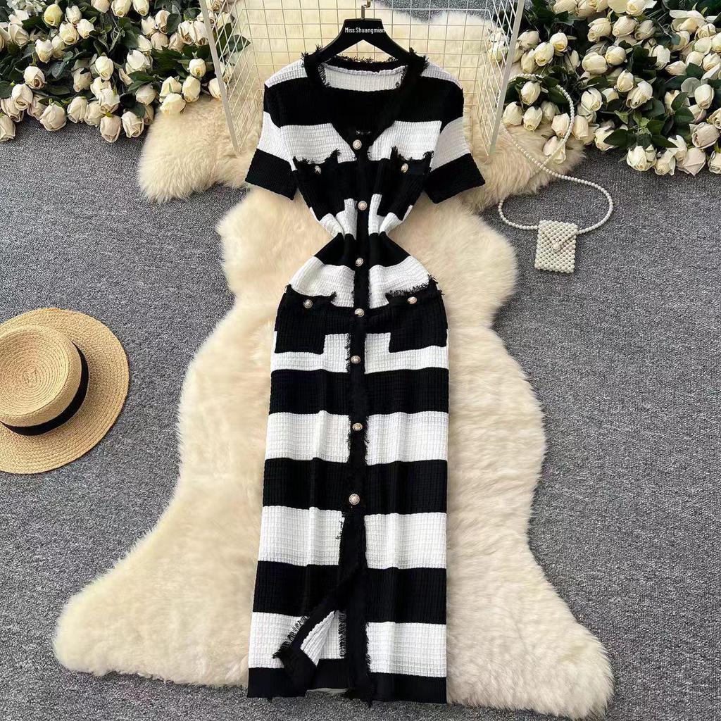 2025 Summer Korean V-neck Short-sleeve Knit Dress - Cinched Waist & Elegant Style