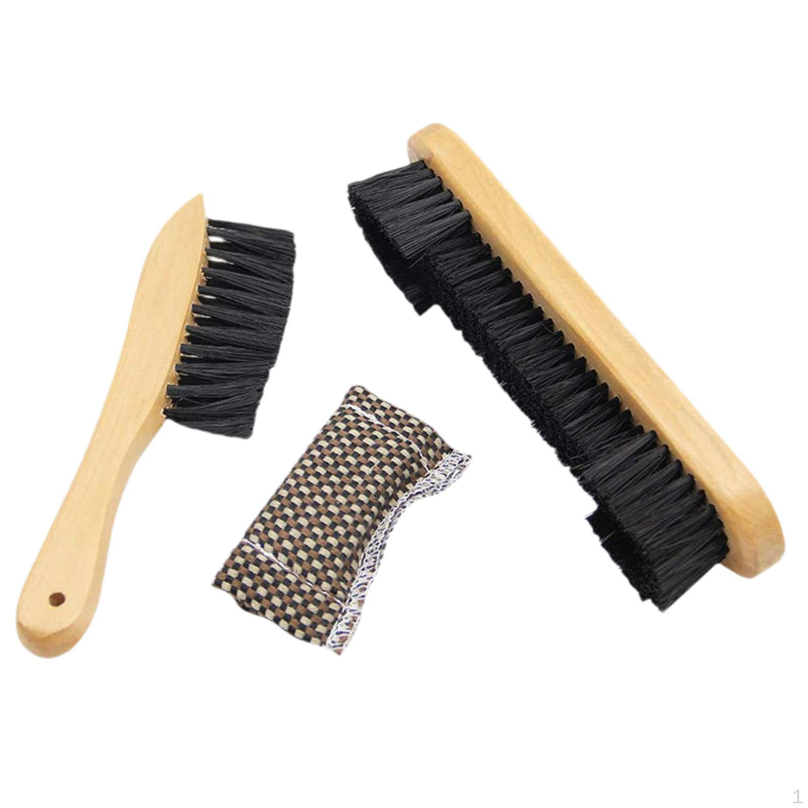 

Набор щеток для ухода за бильярдным столом с ручкой из цельного дерева wood