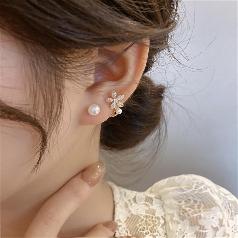 New Trend Gold Color Metal Inlaid With Crystal Stud Earrings For Women Korean Fashion Women Earrings Party Classic Jewelry Gifts