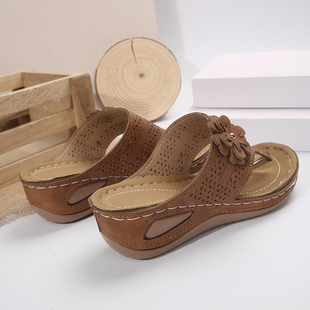 Aphixta Flower Fretwork Women Retro Heels Sandals Flip Flop Slippers Leisure Beach Roman Leather Women Slipper Zapatos Mujer