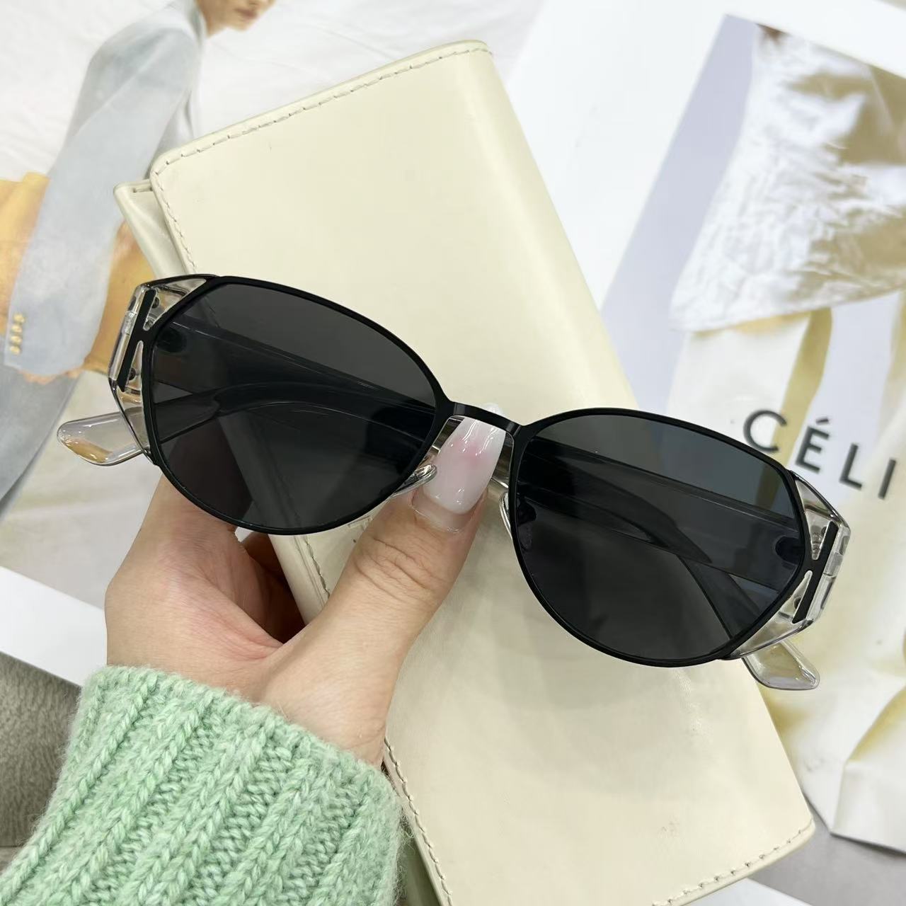 

New Sunglasses Celebrity Travel Photography Glasses UV Resistant and Sun Shading Versatile Sunglasses серый