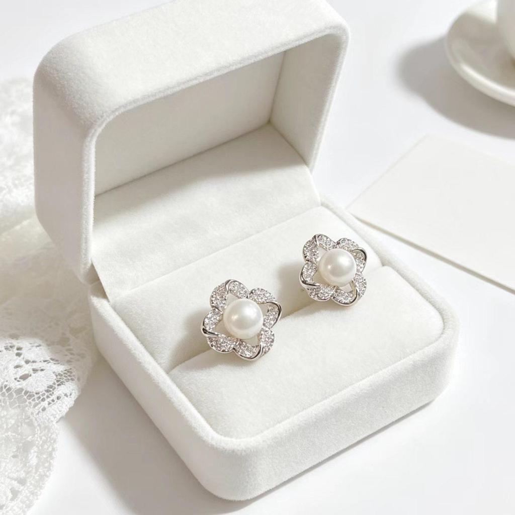 Korean Japanese Zircon Pearl Petal Stud Earrings: Exquisite, Fashionable, Light Luxury, Versatile, Super Shiny for Women