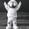Żywica Figurka Astronauty Statua Figurka Kosmonauta Rzeźba Edukacyjna Zabawka Dekoracja Biurka Domu Model Astronauty Na Prezent Dla Dzieci