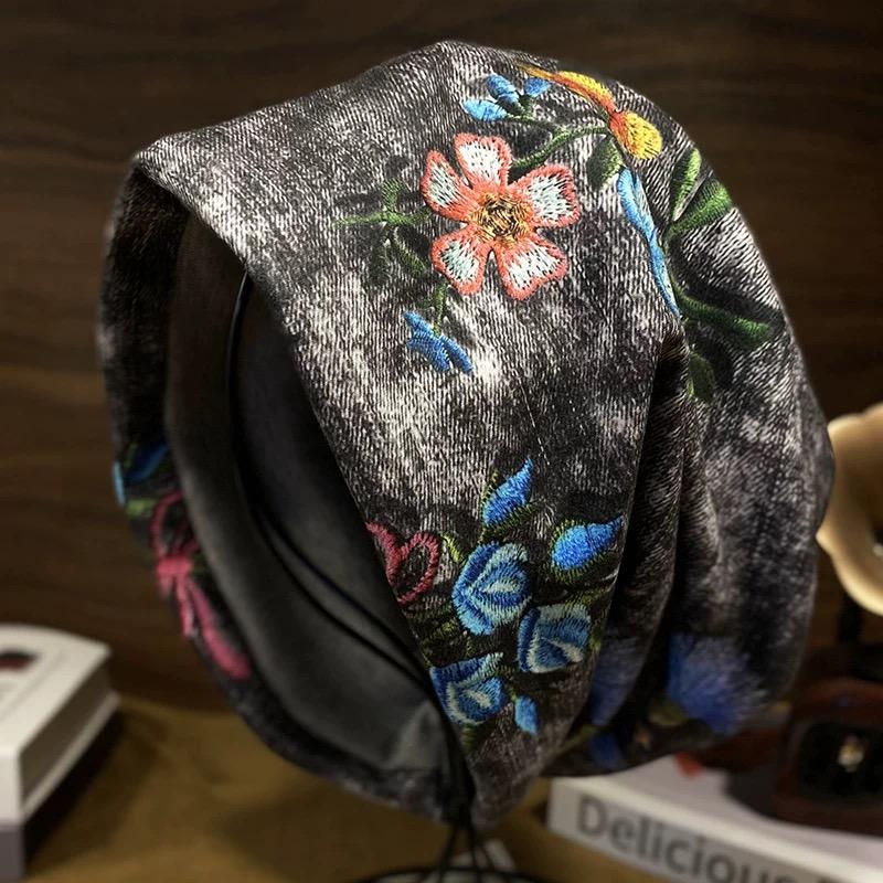 Autumn Winter Floral Print Fashion Knitted Beanie Hat Woman Ethnic Style Fashion Elegant Skull Cap Soft Elastic