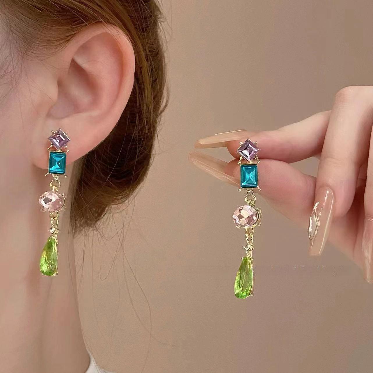 

Diamond water drop pendant earrings niche fashion versatile earrings light luxury temperament high-end earrings women