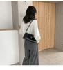 Women's Fashion Versatile French Underarm Bag - High-End, Simple, Niche Design, Hand-Held, Single Shoulder Handbag.