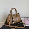 Retro niche woven pattern bag women's new high-end versatile messenger bag small bag