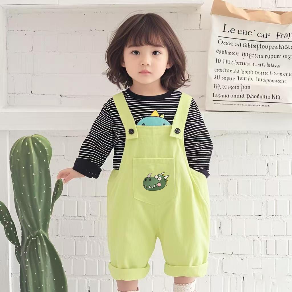 

Детский осенне-зимний комплект из двух предметов: полосатая верхняя одежда с круглым вырезом и брюки на лямках с динозавром/крокодилом. 110cm бежевый