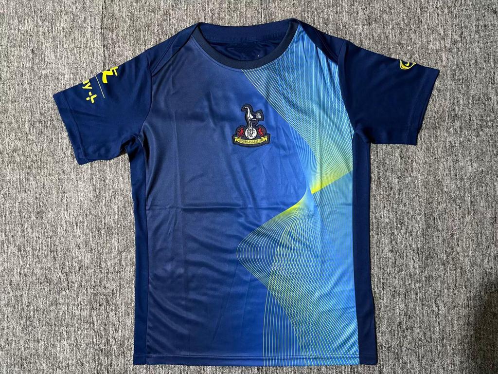 2526 Dres Tottenham Hotspur Sezónní: Kane, Maddison, Romero, Vicario, Vardy (Thajská verze)