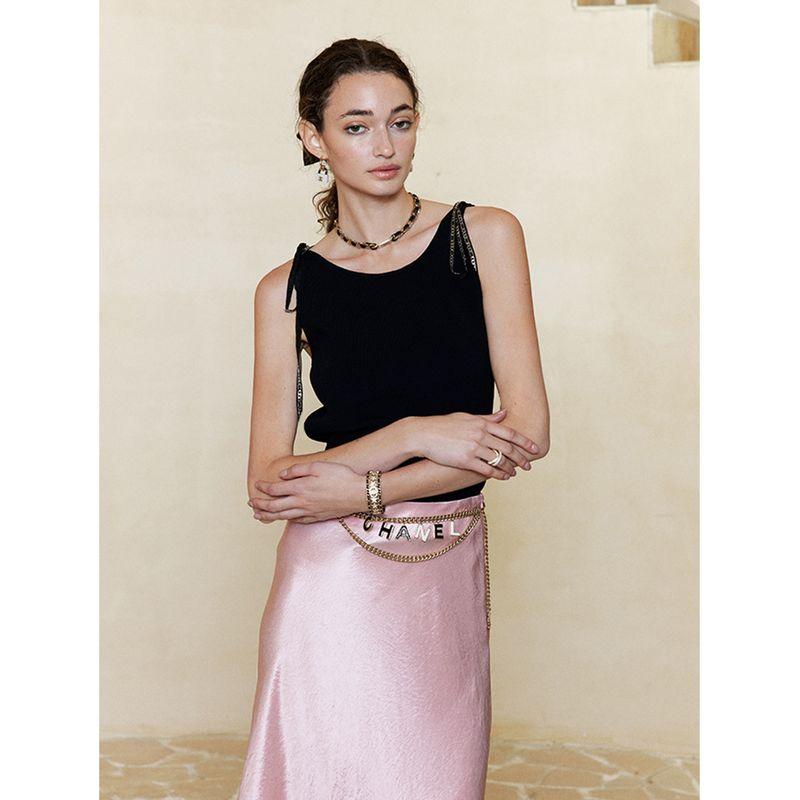 

Blacknini Yin Huafu/ Hepburn Vest Luxury PBT Fiber Hand-Woven Chain Boat Neck Knitting Vest Black L