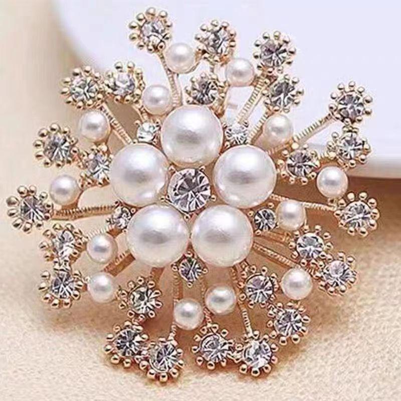 Elegant Luxury Brooch: Versatile and Exquisite Pin for Suit Jackets - Japanese and Korean Inspired Design