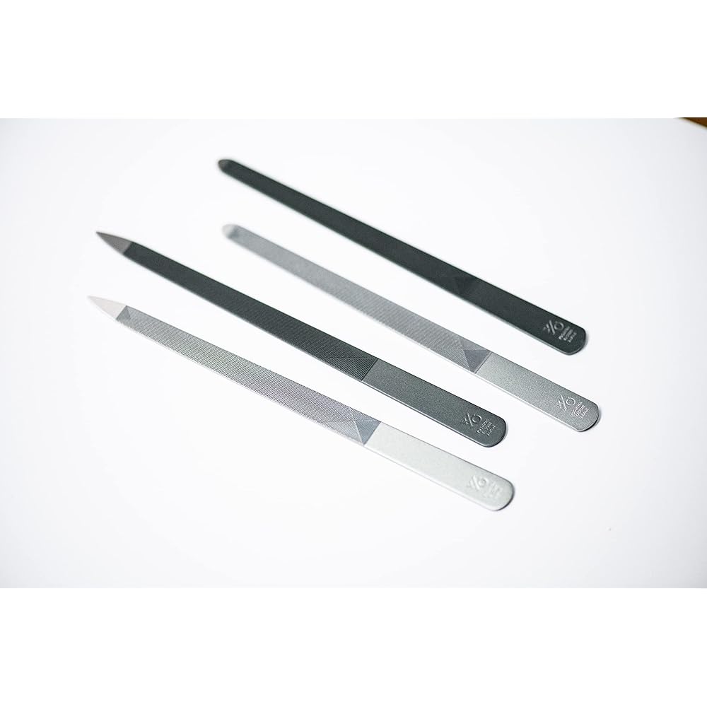 YOSHIDA YASURI Pilnik do paznokci Srebrny 140 Blister