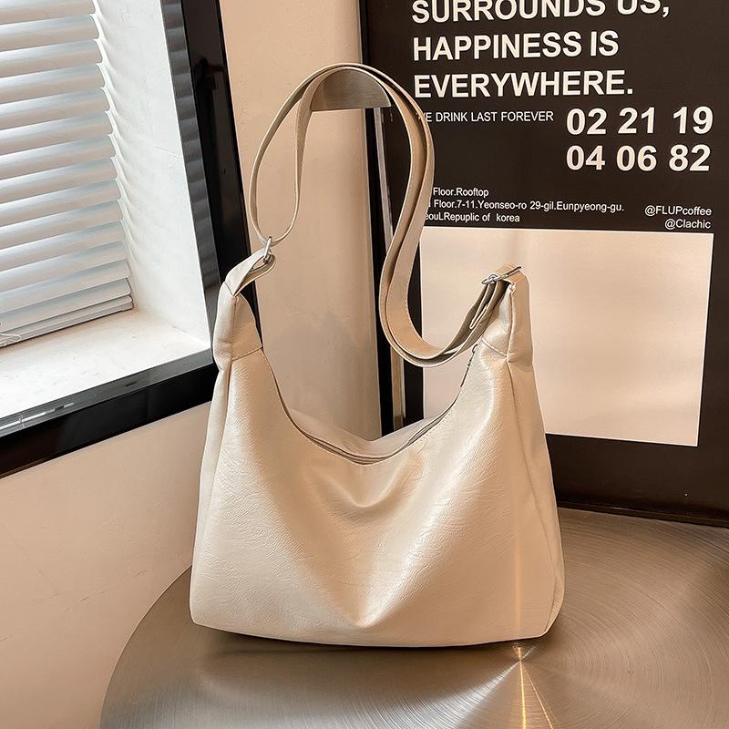 Retro Crossbody Bag Women's New Sense Underarm Shoulder Bag Versatile Commuter Large Capacity Tote Bag