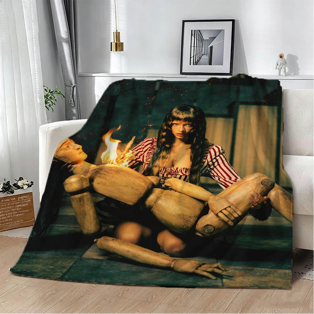 M-Melanie Martinez Hades Sänger 2026 3D Flanelldecke Weiche Überwurfdecke Kunst Für Heimdekoration Schlafzimmer Bett Sofa Picknick Fans Geschenke