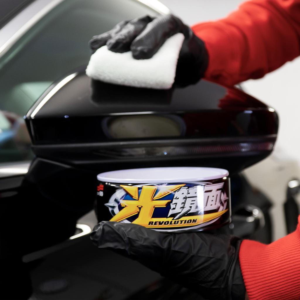 SOFT99 Wax for Dark Black Removes and Polishes Automotive Included Cloth Wax, Mirror-Finish & Cars, Scratches, Protects, Paint, (Product Code 00420)
