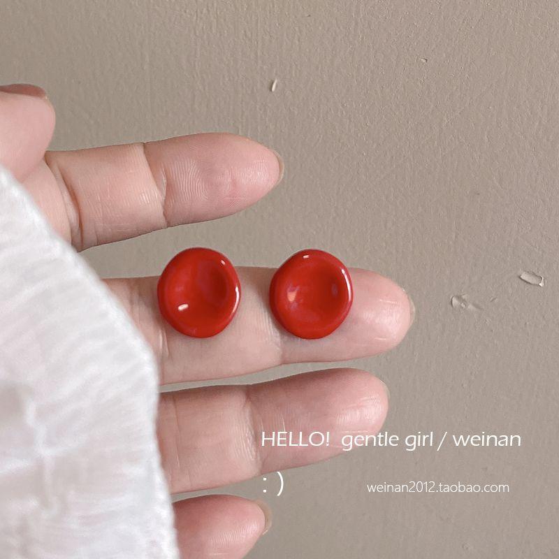 

Летняя свежесть девушки Асимметричная геометрия круга Pair of red stud earrings