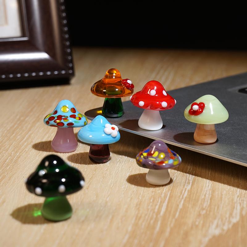 Mushroom Family Handmade Glass Ornaments Cute Mushroom Glaze Figurine Mini Car Decorations Creative Holiday Gifts Wholesales New