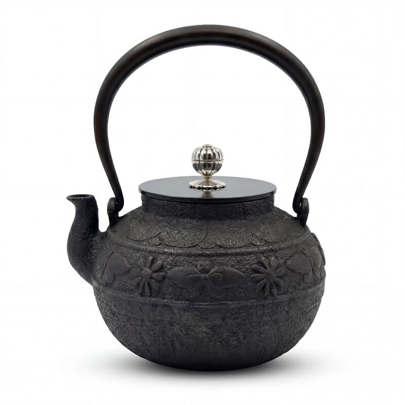 Nagoya Chiyo Hiramarukiku Japanese Cast Iron Tea Kettle