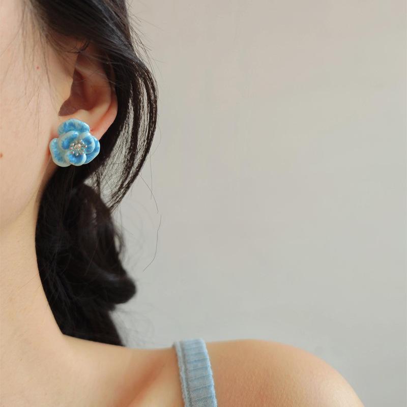 Silver needle zir*****il drop smudged flower earrings simple and versatile niche earrings fashion personality high sense earrings women