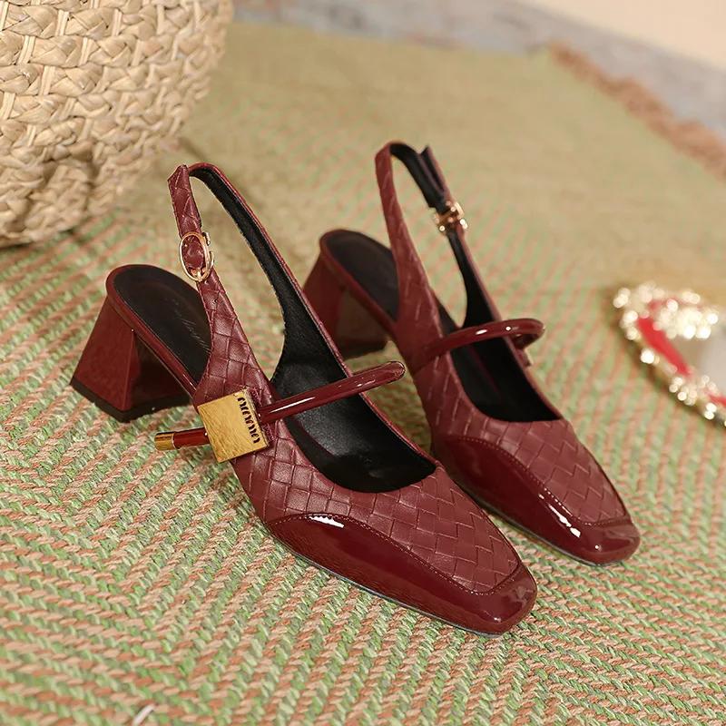 

2025 New Summer High Heels After The Empty Fashion Chunky Heels Bun Head Women s Sandals Womens Shoes 34 вина червоного кольору