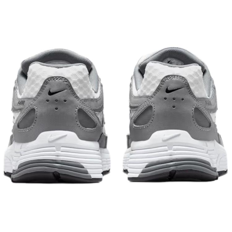 Nike Baskets Unisexe P-6000 Blanc Métallisé Gris Froid Noir IR2004-100