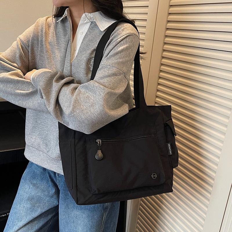 2025 new lazy style versatile literary class shoulder bag large capacity minimalist solid color casual commuting handbag