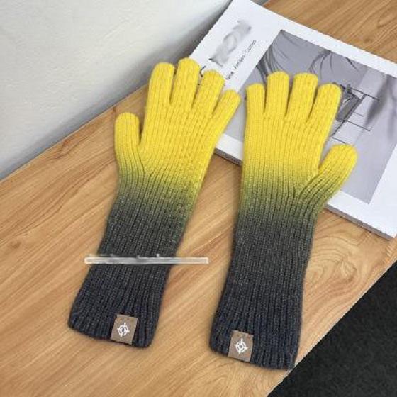 

Новый универсальный и стильный дизайн с длинными градиентными цветными шерстяными вязаными перчатками с раздельными пальцами на осень и зиму для женщин one size