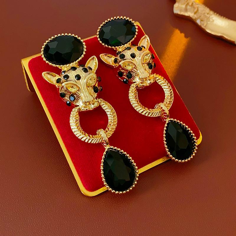 Silver Needle Pearl & Diamond Geometric Hollow Earrings - Elegant High-End Studs