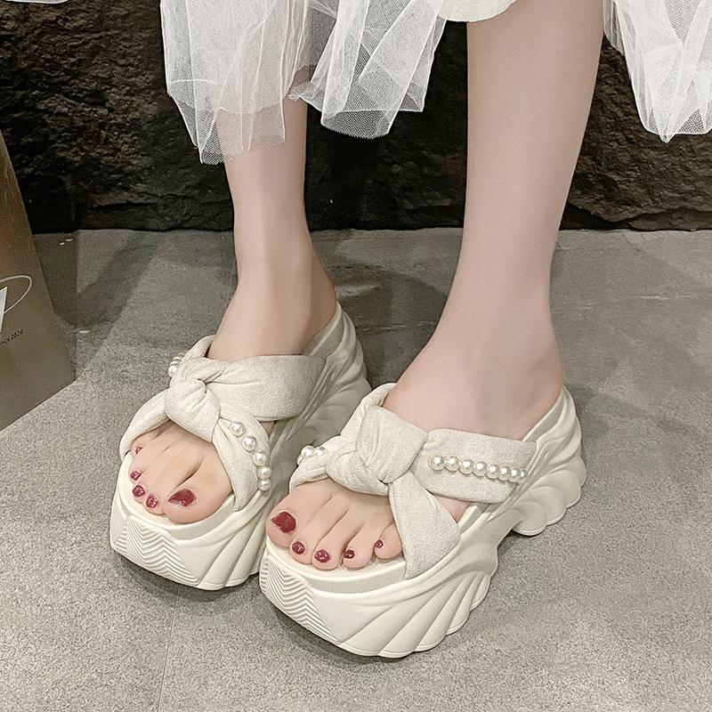 Cool Slippers Women's Summer Outer Wear with Skirt 2025 New Fashion High-end Muffin Thick Bottom Heightened Heel Rhinestone Sandals