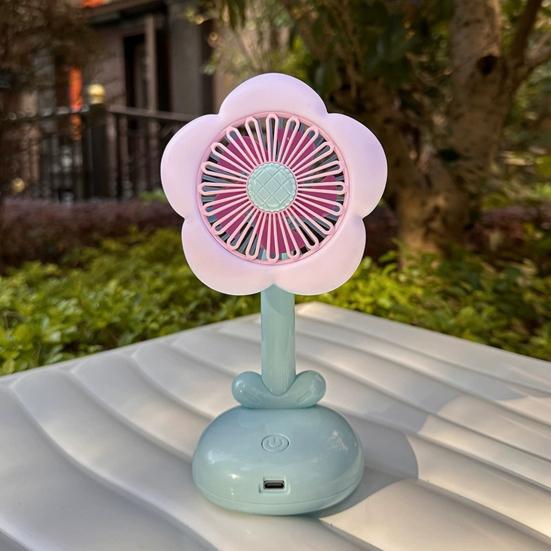 Kleiner Tischventilator mit Bürstenmotor Starker Luftstrom Geräuscharm USB Wiederaufladbar Blumenförmiger Luftkühlventilator