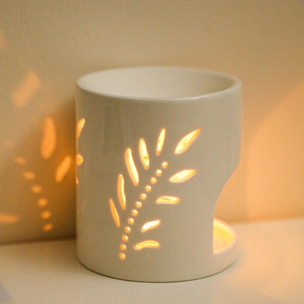Ceramic Hollow Oil Burner With Candle Holder Incense Burner Romantic Essential Oil Incense Aroma Diffuser Oil Stove Home Decor