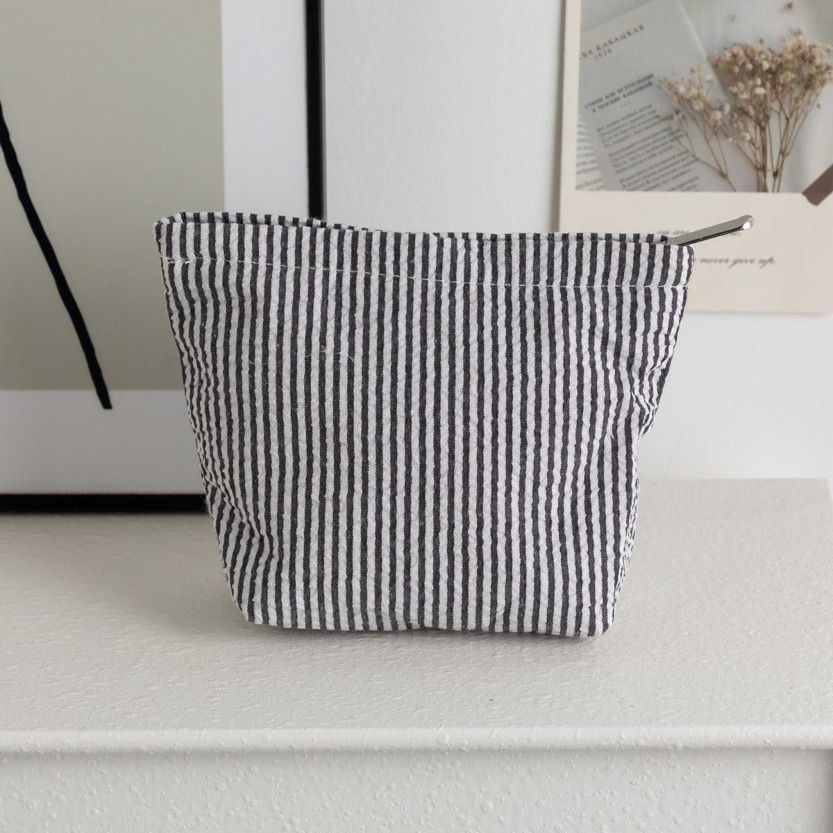 

Fashion Small Cosmetic Bags Vertical Striped Storage Make Up Bags for Women Lady with Zipper Portable Travel Organizer Bag